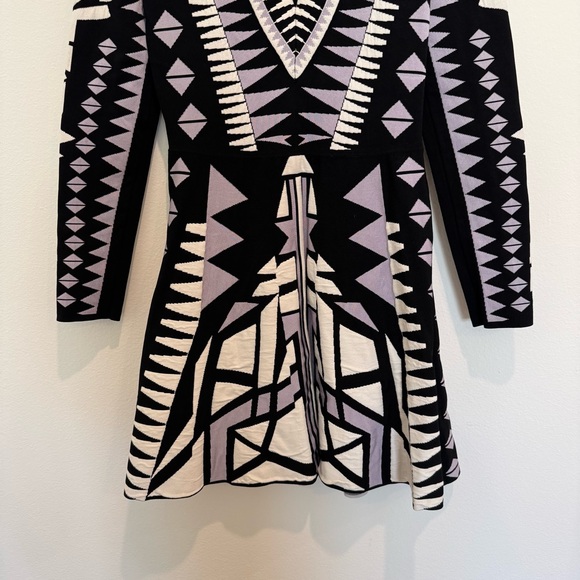 Geometric Patterned Black and White Dress - Picture 4 of 8